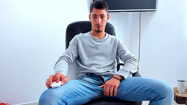 Chandler_ken Adlı Modelin Canlı XXX Sohbeti