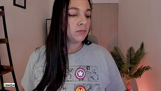 Chat +18 de urcute_kitten ao vivo