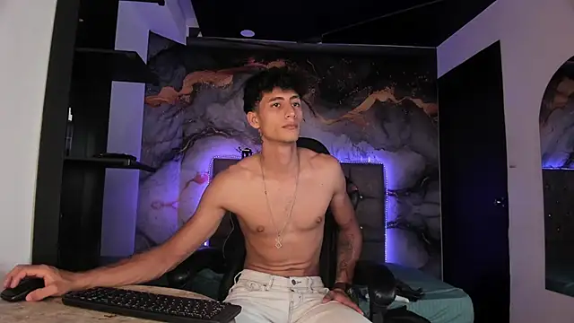 MaxiimoRomano_ 网络视讯表演