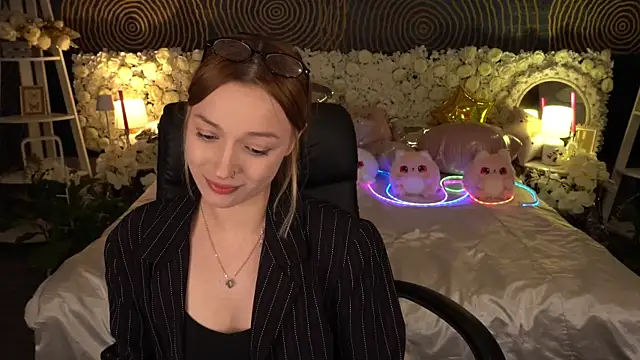 LizzaMoonn Chat XXX in diretta