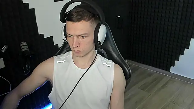 More_than_friend Chat XXX live