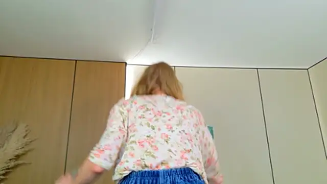 4example_Chloe 现场XXX聊天