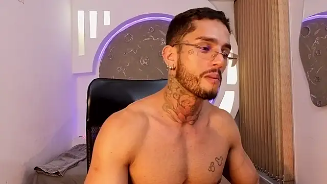 Alanrodgers' Live XXX Chat