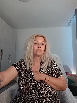 Divineblond – Naživo XXX chat