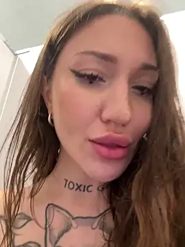 SaintSquirt's Live XXX Chat