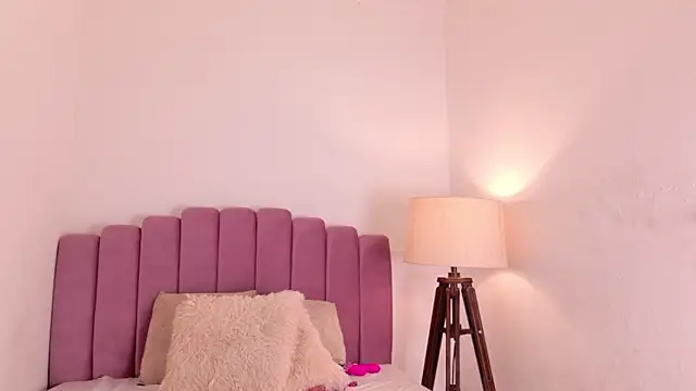 kaia_boobs' Live XXX Chat