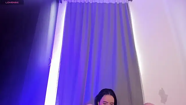 แชท XXX สดของ rouse_lili