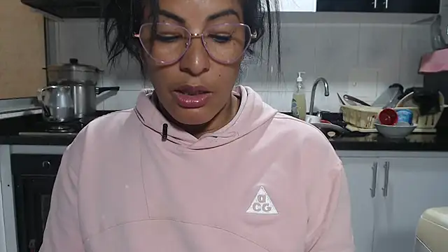 kateleyagrey's Live XXX Chat