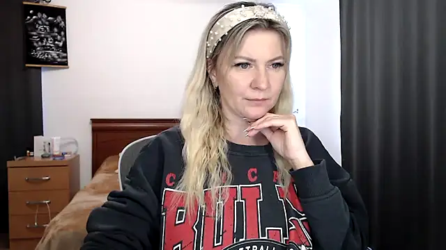 Chatroom XXX en direct de ParadiseAlina