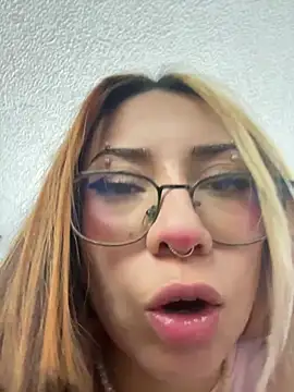 Chatroom XXX en direct de kittymiauu444
