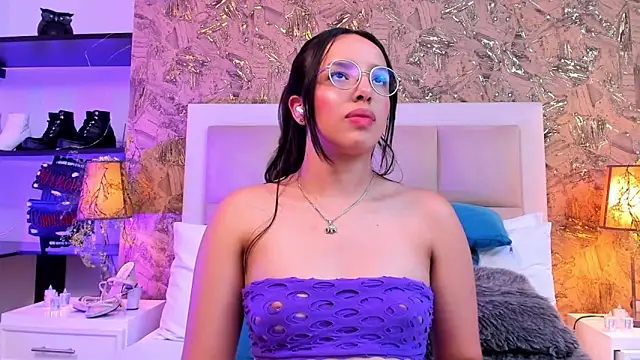 ValkyriaSteel লাইভ XXX চ্যাট