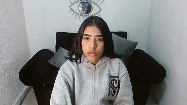 Webkamerová show naomyfuckhard