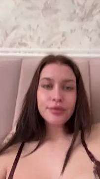 عرض كام KikiWatson الجنسي المباشر