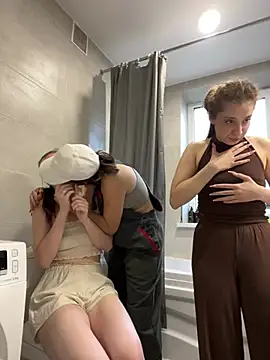 RussianGirls_ Adlı Modelin Canlı XXX Sohbeti