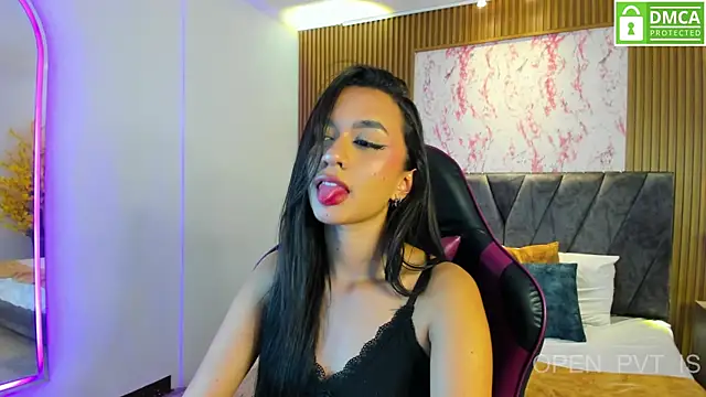 Aisha_Vex's Webcam Show