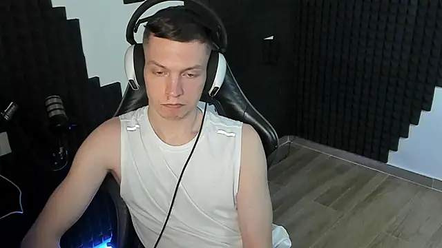 More_than_friend webcam show