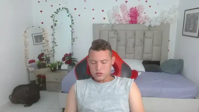 sven_fox723 Chat XXX in diretta