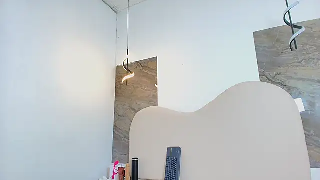 XXX chat uživo modela TONY_FOXX1