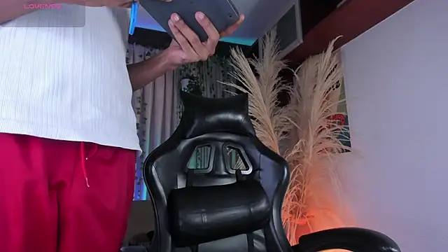 JulienSaint Pertunjukan Webcam