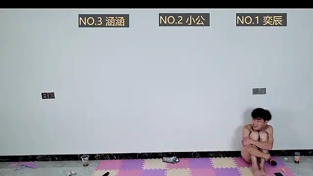 Gayboy-01 Show in webcam