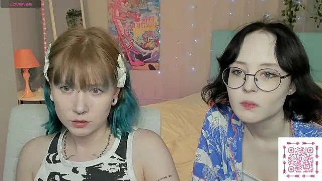 Elira_Vane élő XXX-chatje