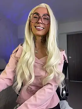 miss_tatiana_'s Webcam Show
