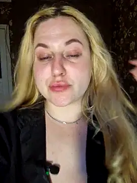 Онлайн чат XXX LianaJu