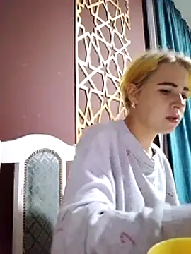 Gussie_Bridie élő XXX-chatje
