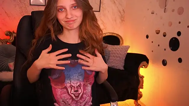CuteeFoxy's Live XXX Chat