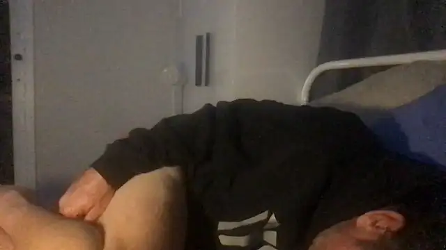 XXX chat uživo modela MrBombasticxxx