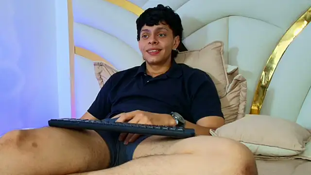 Chatroom XXX en direct de Milo_Storm