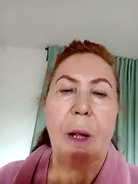 دردشة Hottie-Mom الجنسية المباشرة