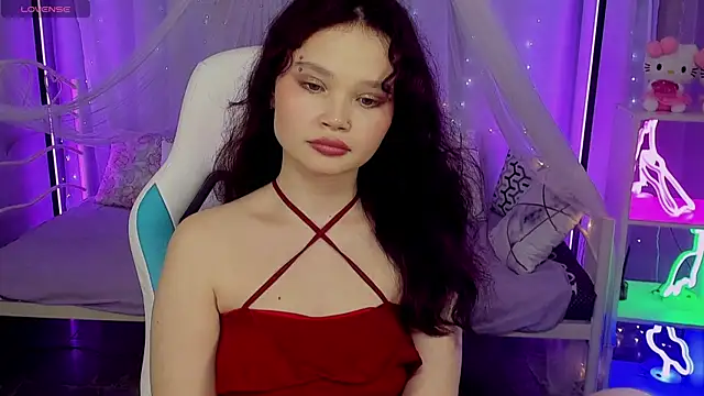 EmilyChaves Adlı Modelin Canlı XXX Sohbeti