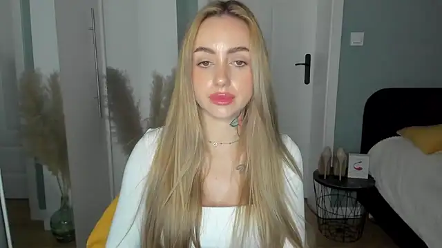 Chat +18 de sexyCoralie ao vivo
