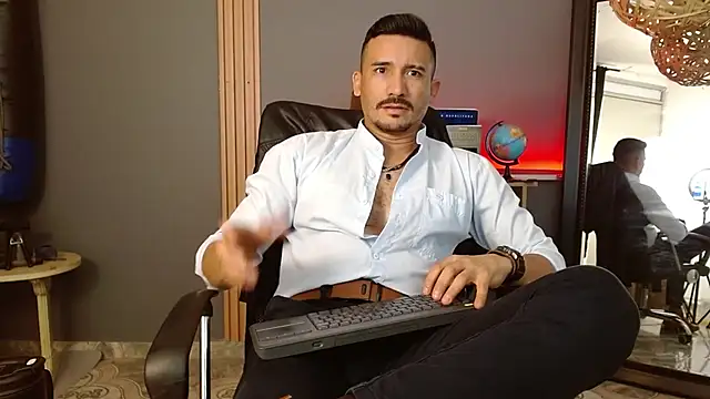 Reiko_85_n Webbikameraesitys