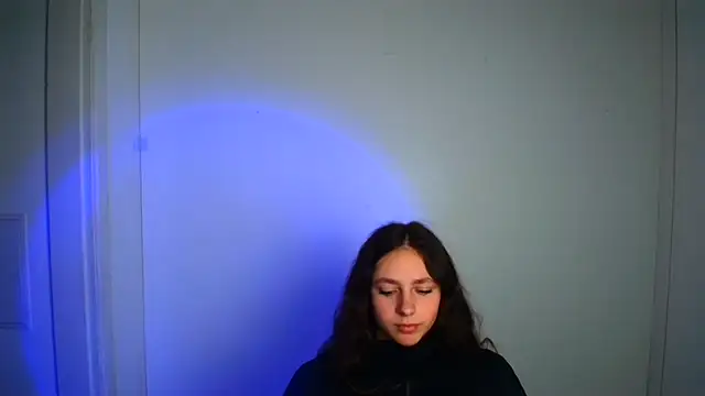 KissMeJulia élő XXX-chatje