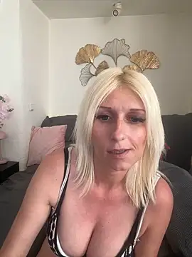 barbiplaymate Show in webcam