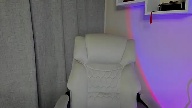 feliziaDesire live XXX chat
