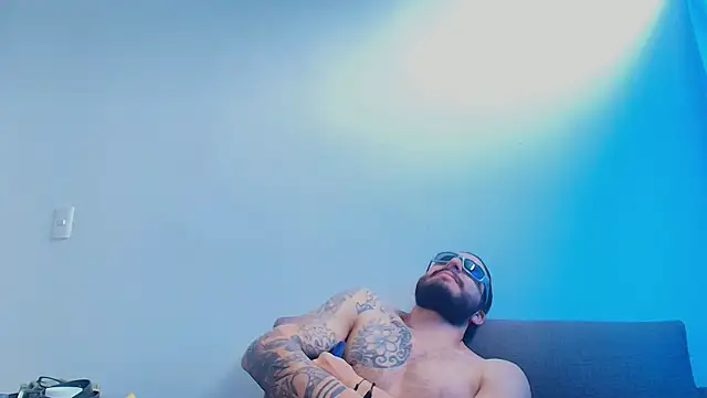 Chat XXX en directo de thomas_gun