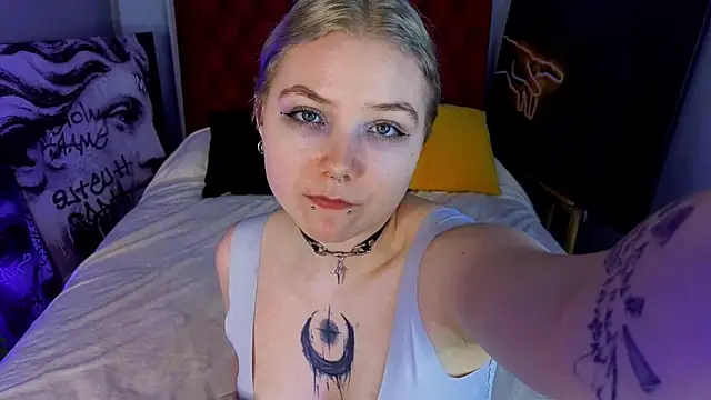 Chat +18 de LycorisRed ao vivo