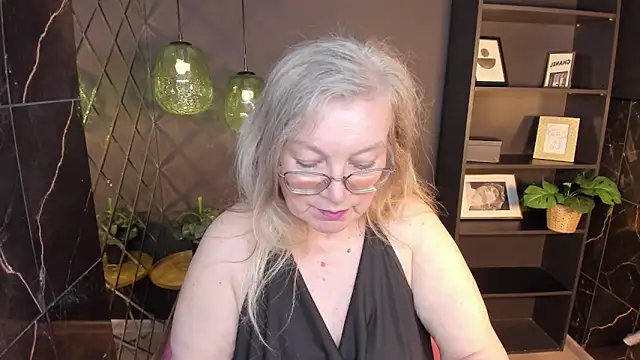 NataliMellow Adlı Modelin Canlı XXX Sohbeti