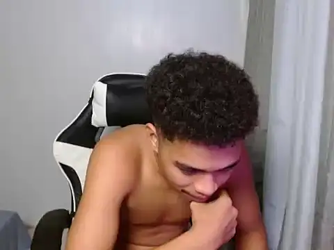 curlyasian_njxx Pertunjukan Webcam