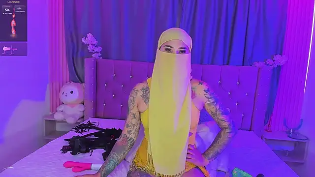 Nayla-Mouna's Webcam Show