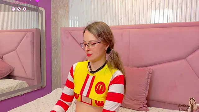 Chatroom XXX en direct de AmbeerWood_