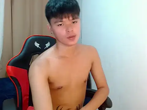yourhotasiandoms Pertunjukan Webcam