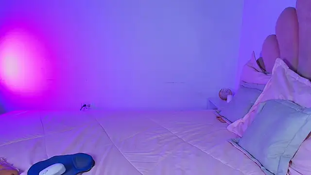 MiaColucci18 Chat XXX in diretta
