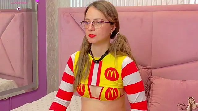 AmbeerWood_ Adlı Modelin Canlı XXX Sohbeti