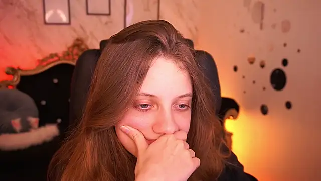 Онлайн чат XXX CuteeFoxy