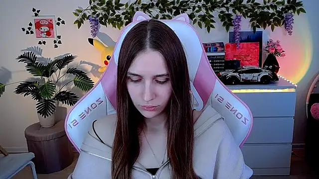 Chat XXX en directo de AliceCharmy