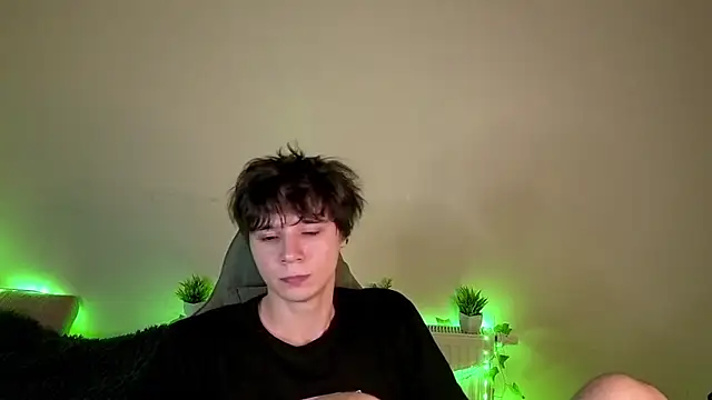 AnthonyCuutie Chat XXX in diretta